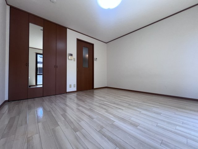 ハイネス野添Ⅱの居間・リビング