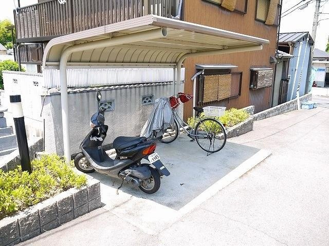 レオパレスＢｏｎｎｅ　ｊｏｕｒｎｅｅのその他共用部分|自転車置場