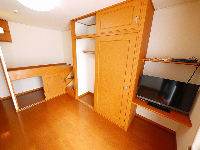 レオパレスＢｏｎｎｅ　ｊｏｕｒｎｅｅの寝室|落ち着いた色調の寝室です