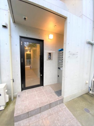 「防音マンション」ラシクラス練馬エトワールのエントランス|落ち着いたエントランスです