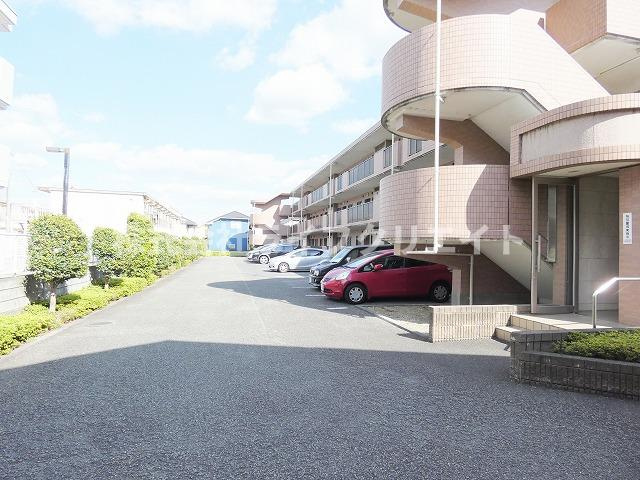 ボヌールの駐車場