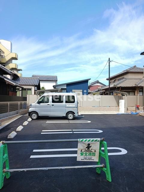 ベルフィオーレの駐車場