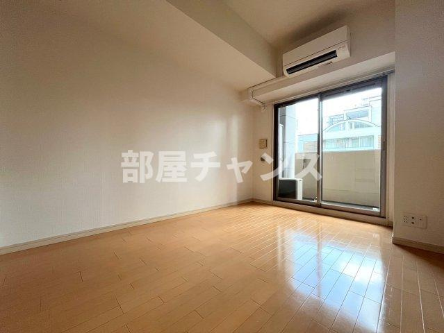 プレサンス泉シティアークの居間・リビング