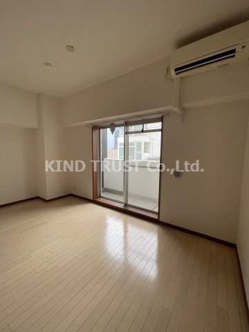 エスライズ天満パークサイドの居間・リビング|こちらのリビングで趣味の時間をお楽しみください