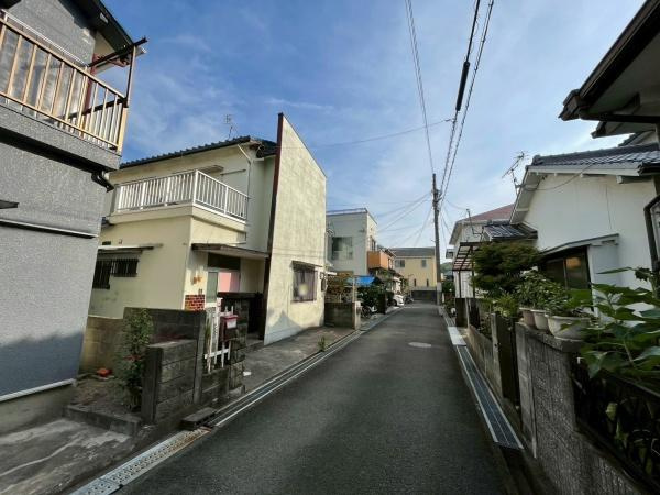 和歌山市木ノ本　中古戸建の前面道路含む現地写真