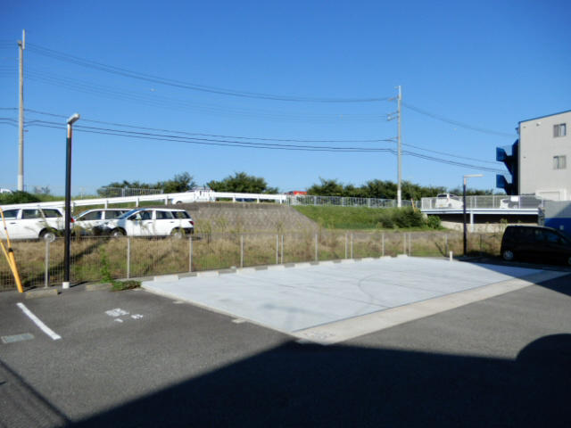 シエルオカモトの駐車場