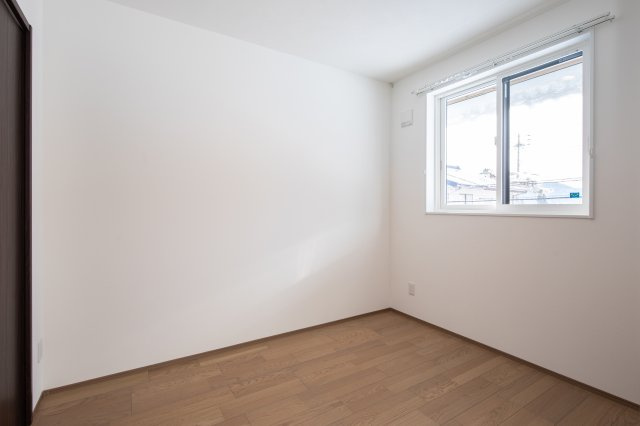 ラルブルブランＢ棟の居間・リビング