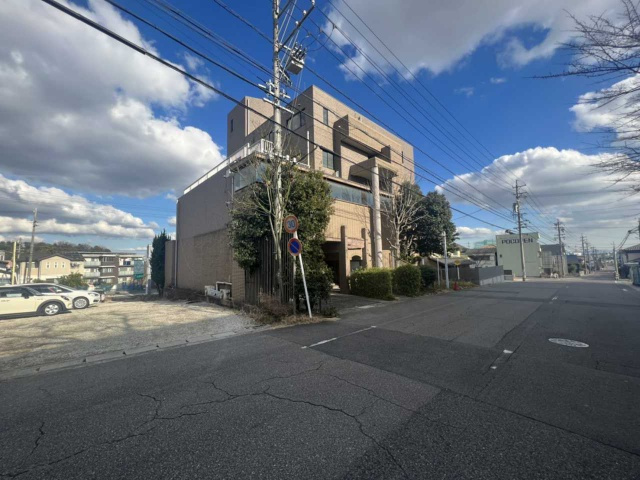 阿野町 DK豊明ビルの駐車場