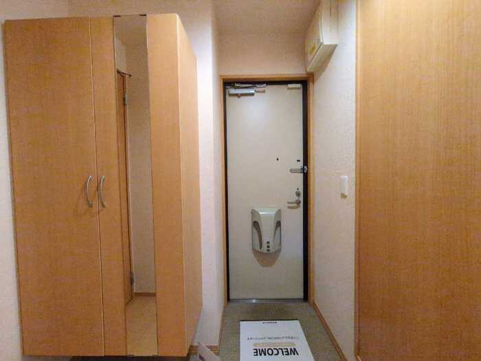 アーク土山の玄関