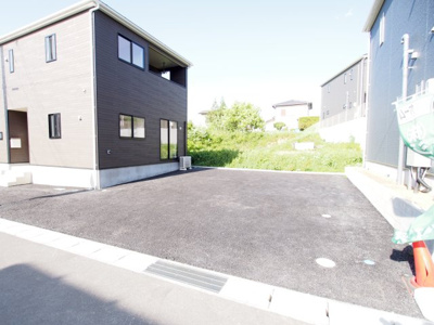 【駐車場】 | Cradle garden　二本松市市海道　第１（２期）　５号棟 | 並列駐車可能です◎
