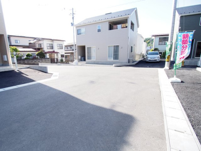 【前面道路含む現地写真】 | Cradle garden　二本松市市海道　第１（２期）　５号棟 | 西側、6mの道路に接しています◎