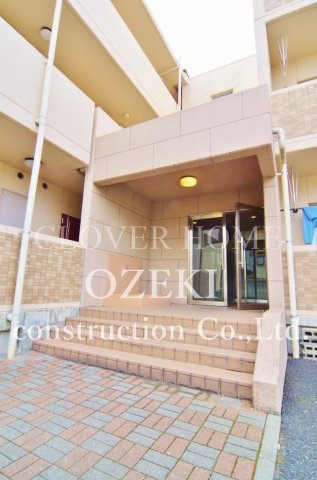 マンションプラティーノのエントランス