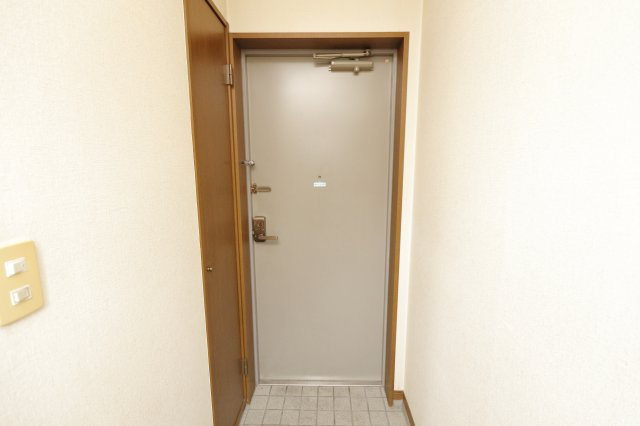 ラ・カーサミューズⅡの玄関