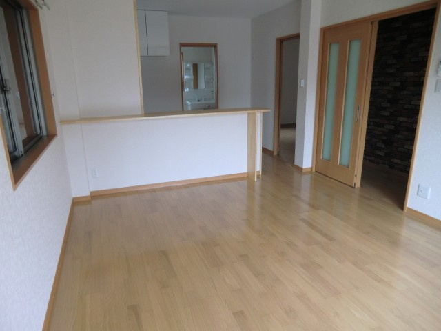 希泉タウンⅠの居間・リビング|ゆったり過ごせるリビングです