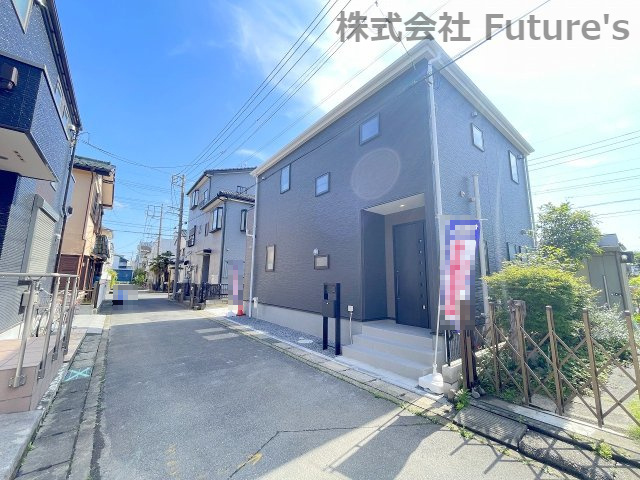 吉川市中野　新築戸建　全1棟の前面道路含む現地写真|前面道路含む現地写真です。