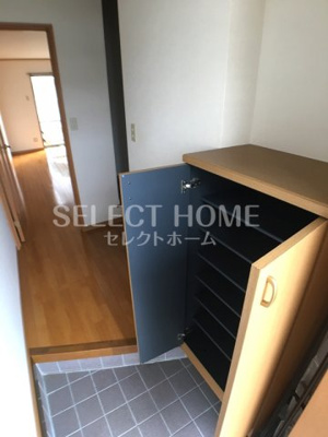 【玄関】 | 浅井ハイツⅡ | 収納もある玄関です