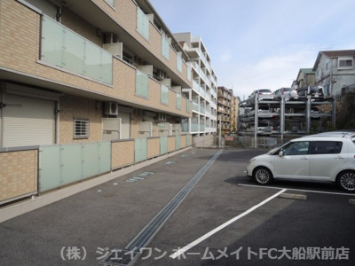 【駐車場】 | トレーフル