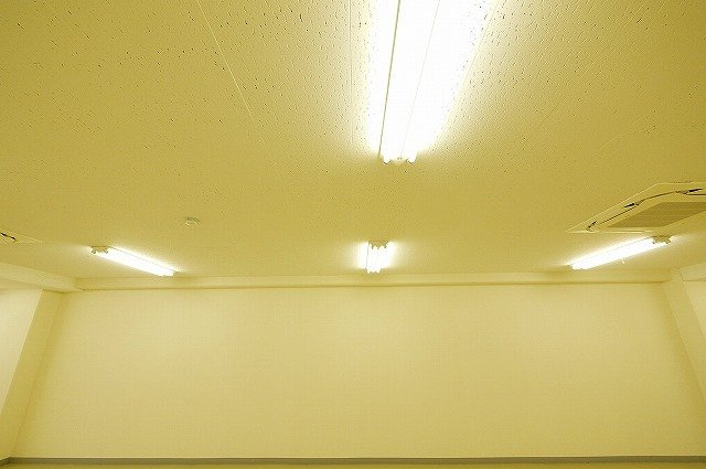 三和佐保川ビルの内装