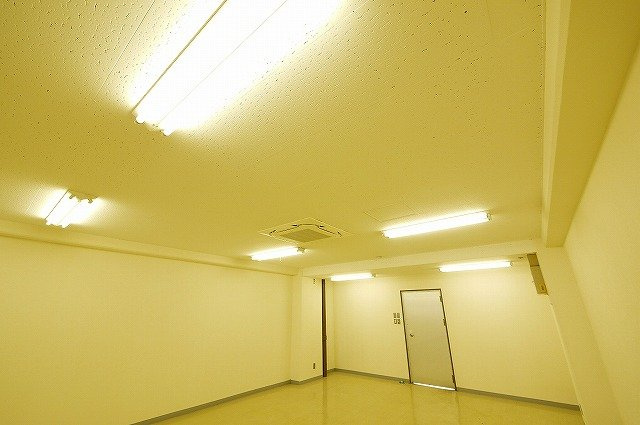 三和佐保川ビルの内装