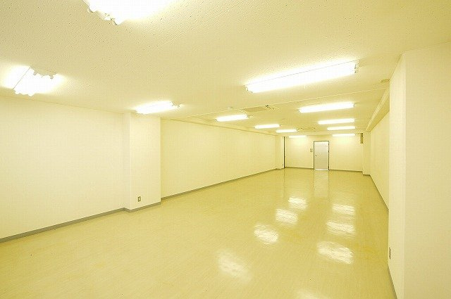 三和佐保川ビルの内装