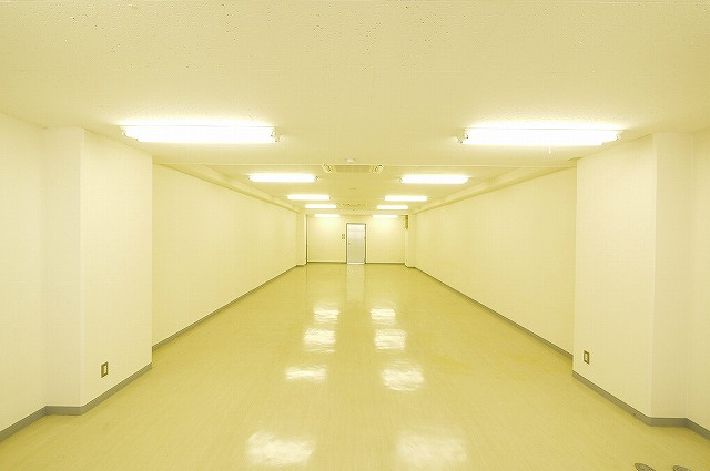 三和佐保川ビルの内装