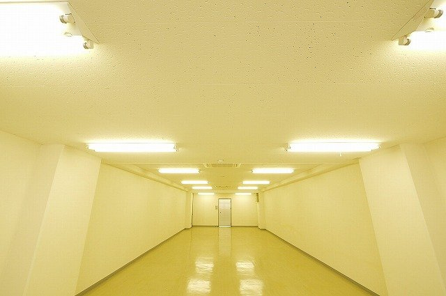 三和佐保川ビルの内装