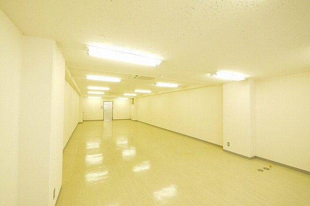 三和佐保川ビルの内装