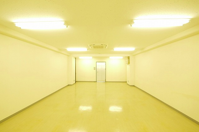 三和佐保川ビルの内装