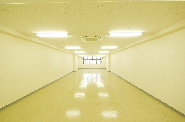 三和佐保川ビルの内装