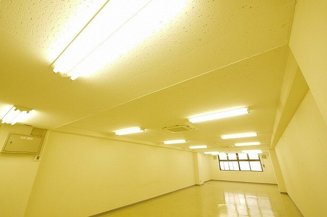 三和佐保川ビルの内装