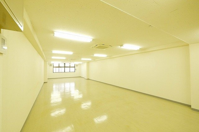 三和佐保川ビルの内装