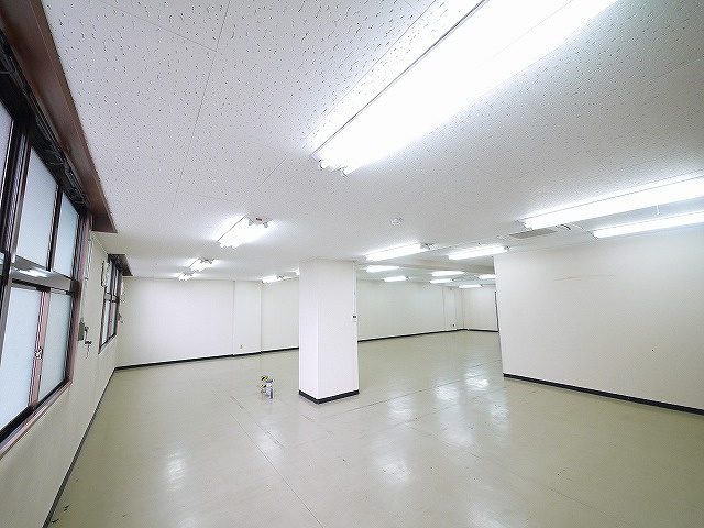 三和佐保川ビルの内装