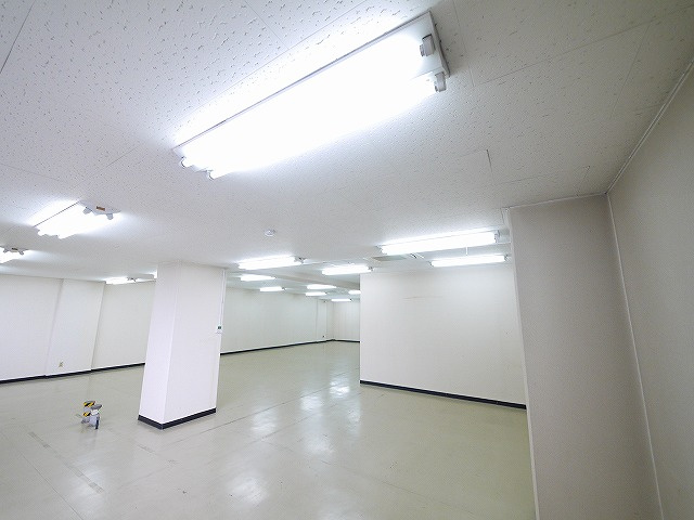 三和佐保川ビルの内装