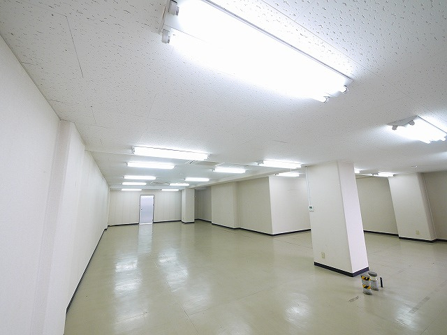 三和佐保川ビルの内装