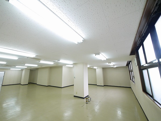 三和佐保川ビルの内装