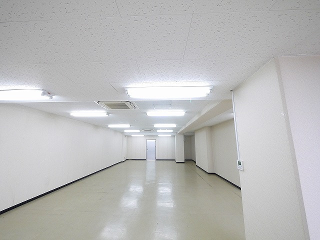 三和佐保川ビルの内装