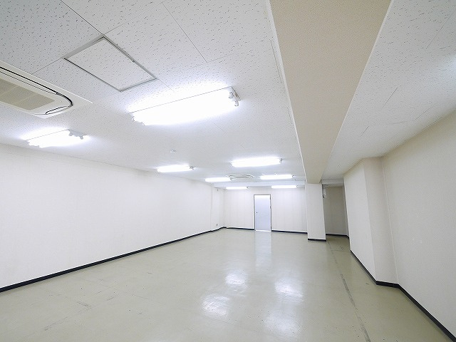 三和佐保川ビルの内装