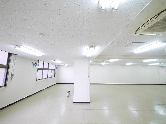 三和佐保川ビルの内装
