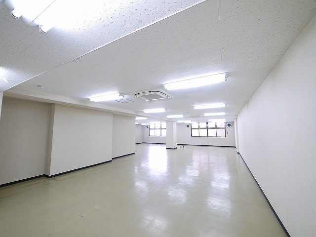 三和佐保川ビルの内装