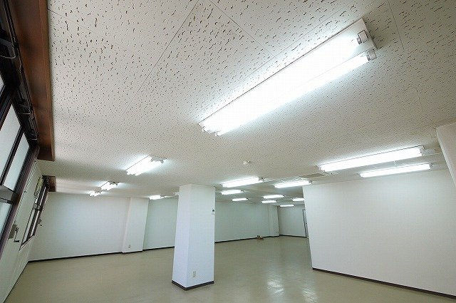 三和佐保川ビルの内装