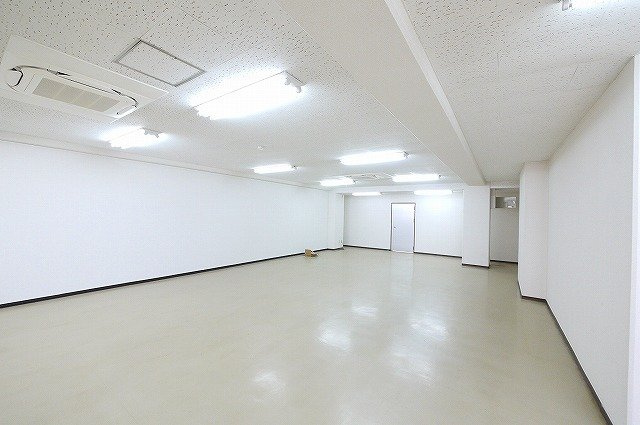 三和佐保川ビルの内装