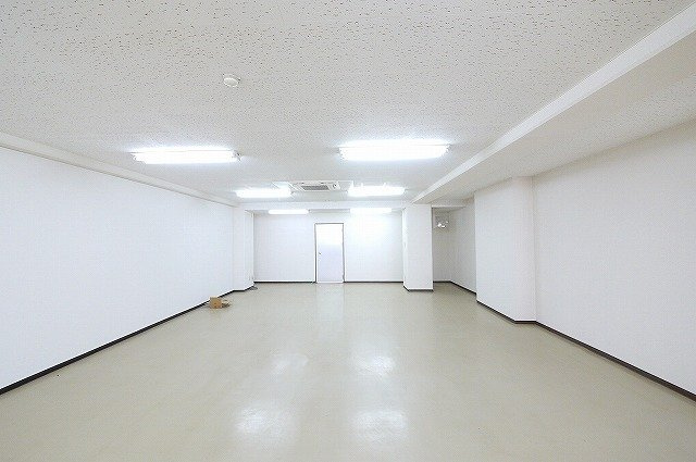 三和佐保川ビルの内装