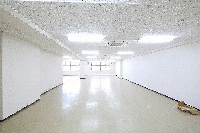 三和佐保川ビルの内装