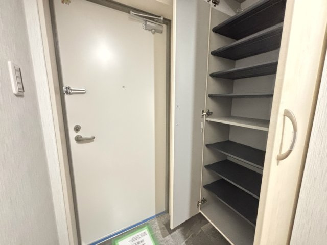 【玄関】サンライズ本町 