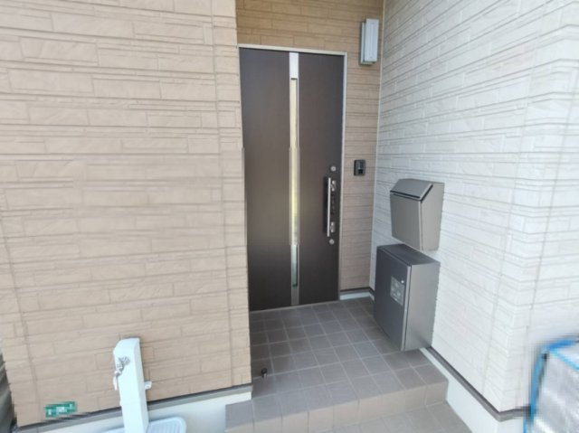 岩槻原町ドリームハウスのエントランス