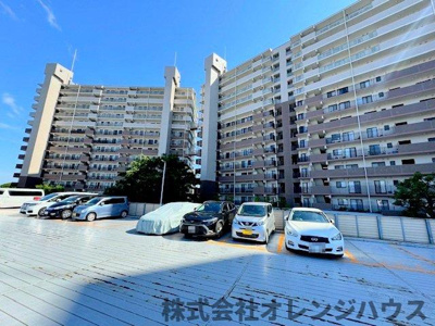 【外観】 | エステ・スクエア本厚木 参番館 | 駐車場は1住戸１台確保されております！