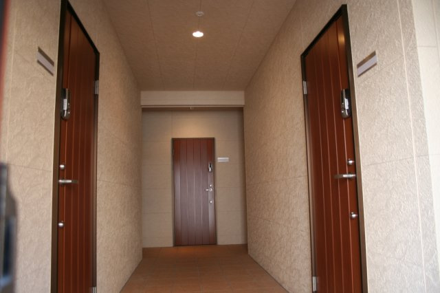 ヴィラージュ同志社前のその他共用部分|廊下