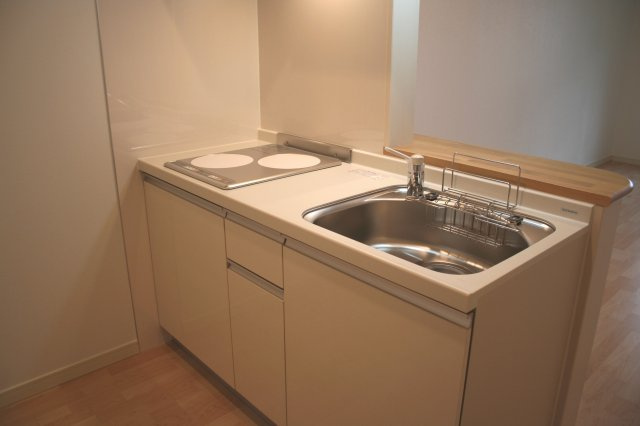 ヴィラージュ同志社前のキッチン|カウンター付きシステムキッチン