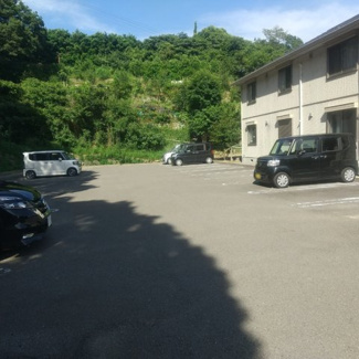 【駐車場】