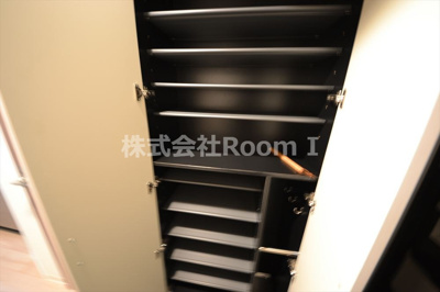 【玄関】 | プレサンス谷町キャトル | シンプルで使いやすい玄関です